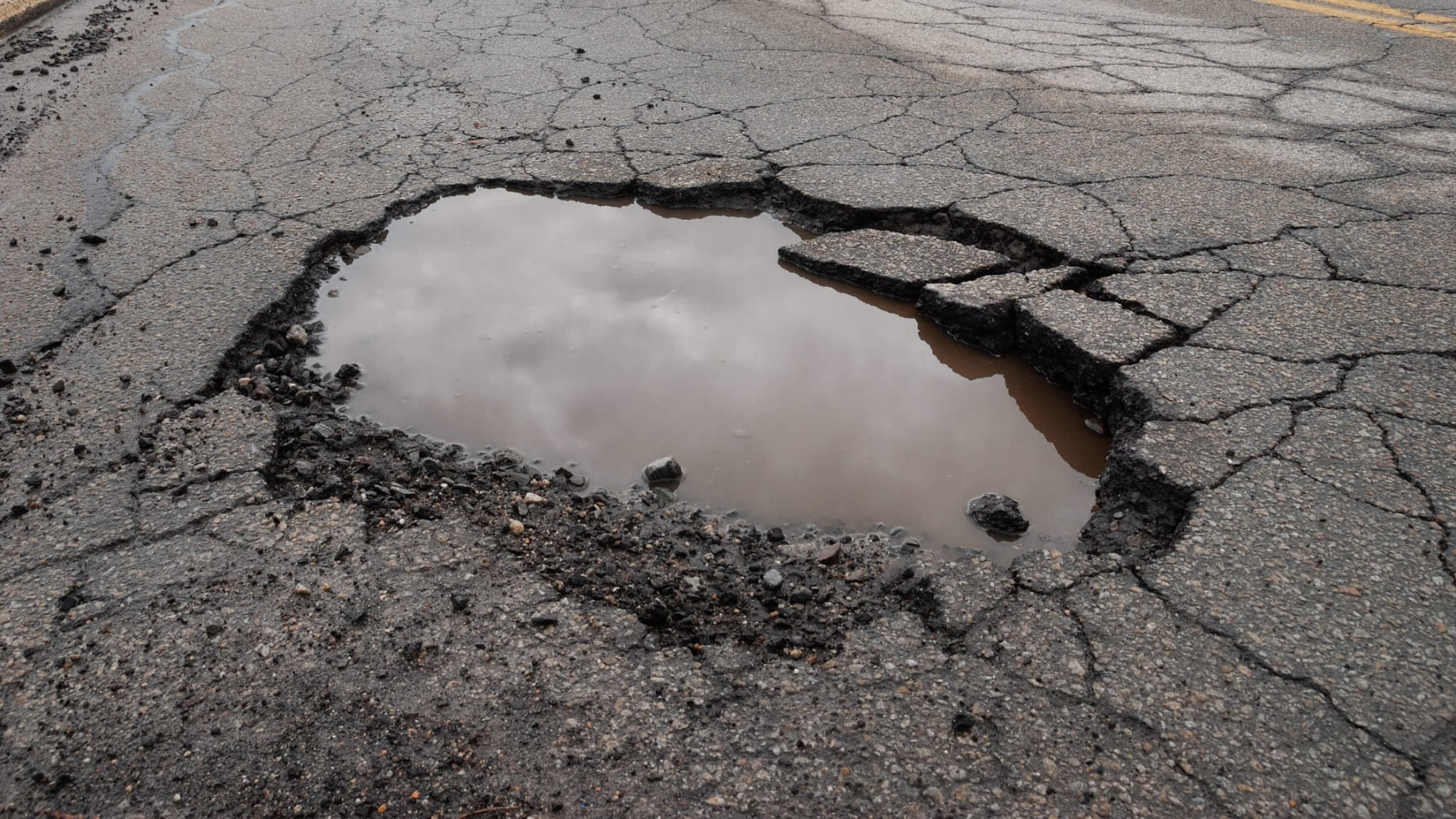 Michigan 2026 pothole season and how to stay safe